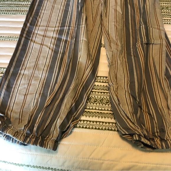 Flowy Striped Pants - Picture 6 of 6